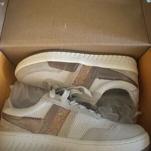 Gola Women’s US 9 Beige and Brown Sneakers